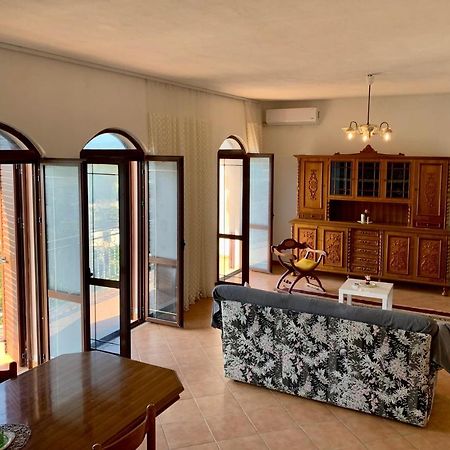 Guesthouse Villa Rosa ベラト エクステリア 写真