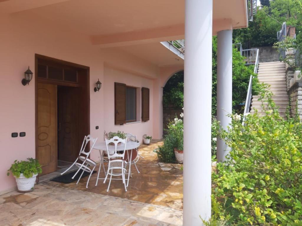 Guesthouse Villa Rosa ベラト エクステリア 写真